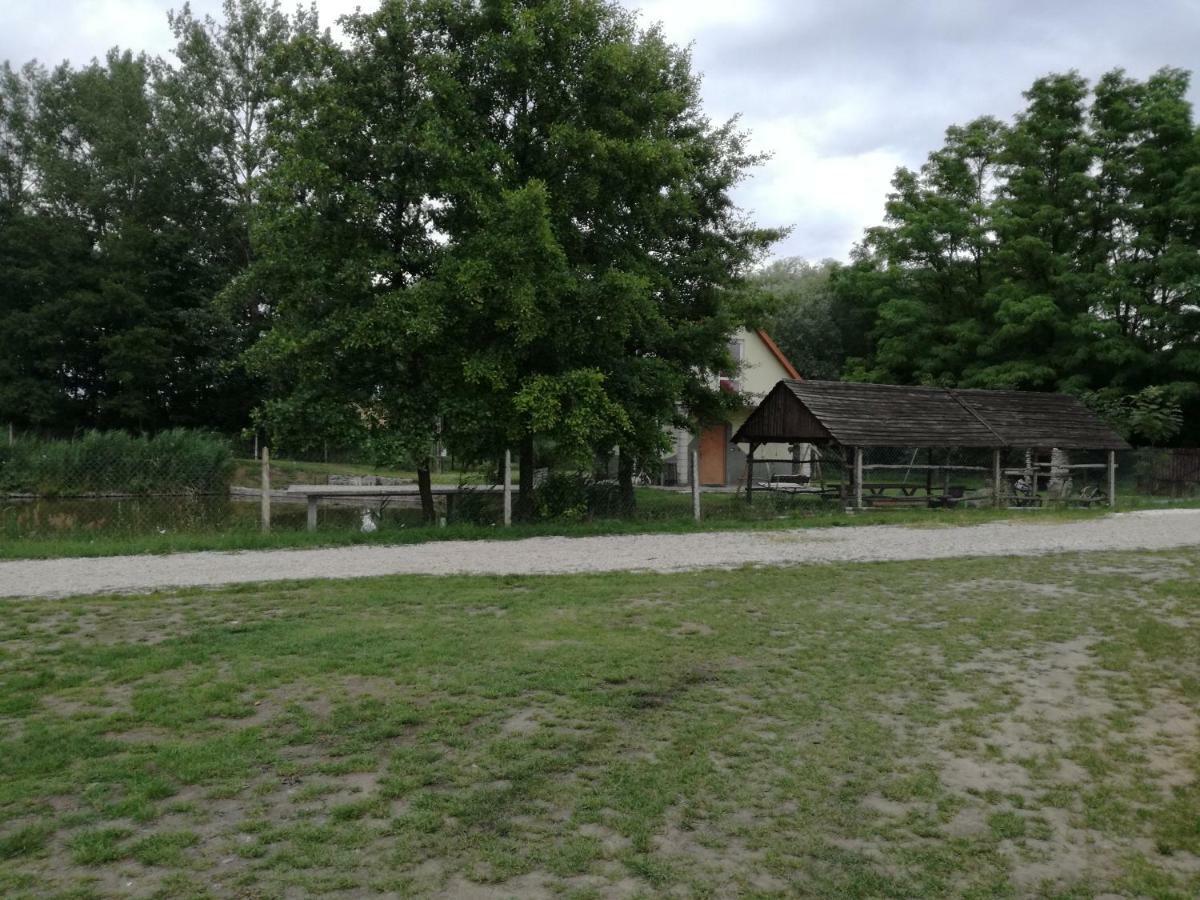 Agrowczasy Nad Stawem Βίλα Gartatowice Εξωτερικό φωτογραφία