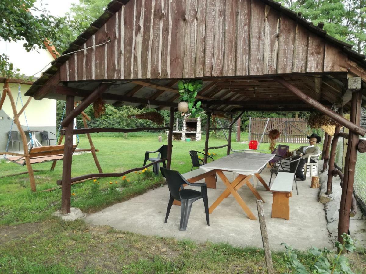 Agrowczasy Nad Stawem Βίλα Gartatowice Εξωτερικό φωτογραφία